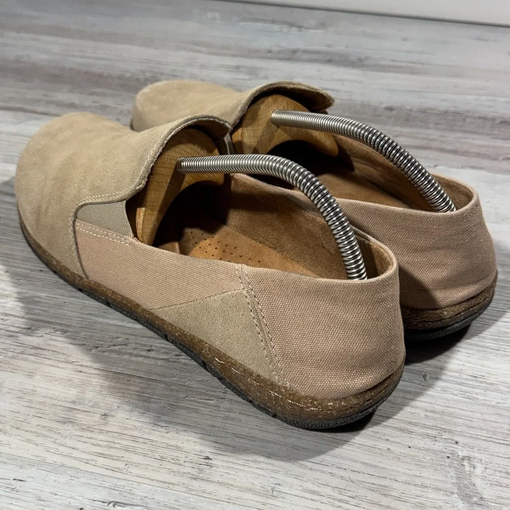 Clarks EARTH ORIGINS Women's Premium Suede Loafers Slip Ons ERICA Wheat